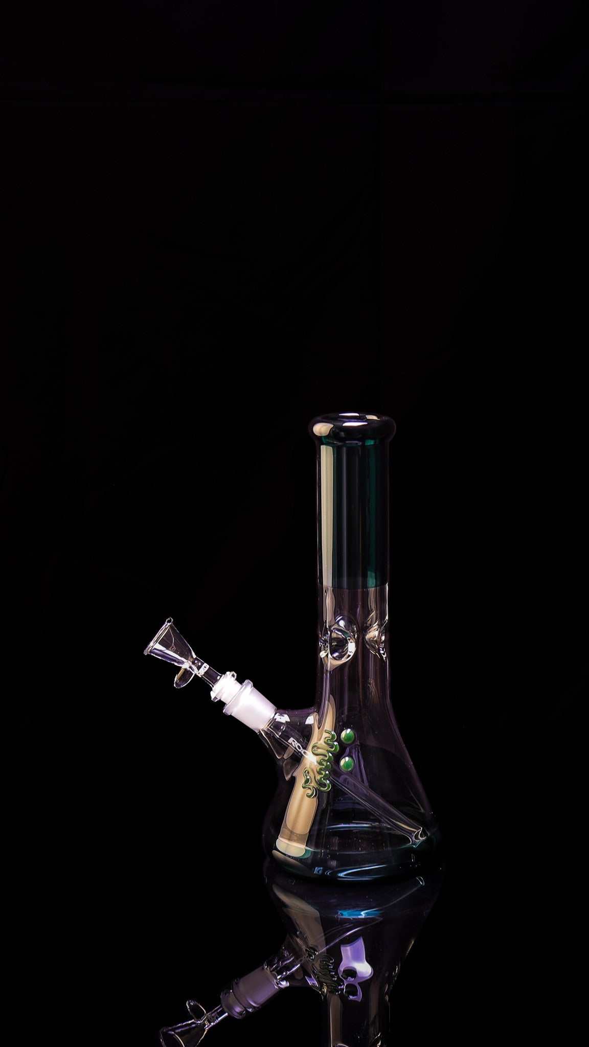 ROOR® Mini 10" Beaker 38x4mm Jade with ice pinches and unique signature design.