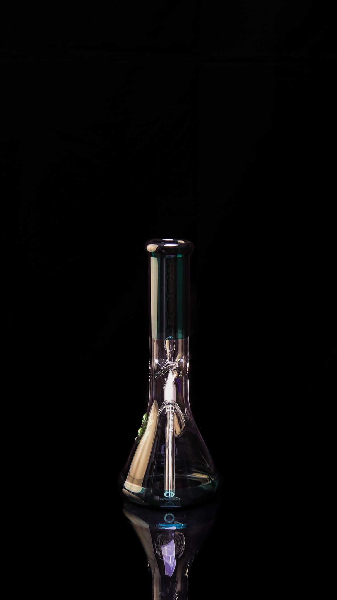 ROOR® Mini 10" Beaker 38x4mm Jade, handcrafted glass with jade accents, featuring ice pinches and an open-ended downstem.