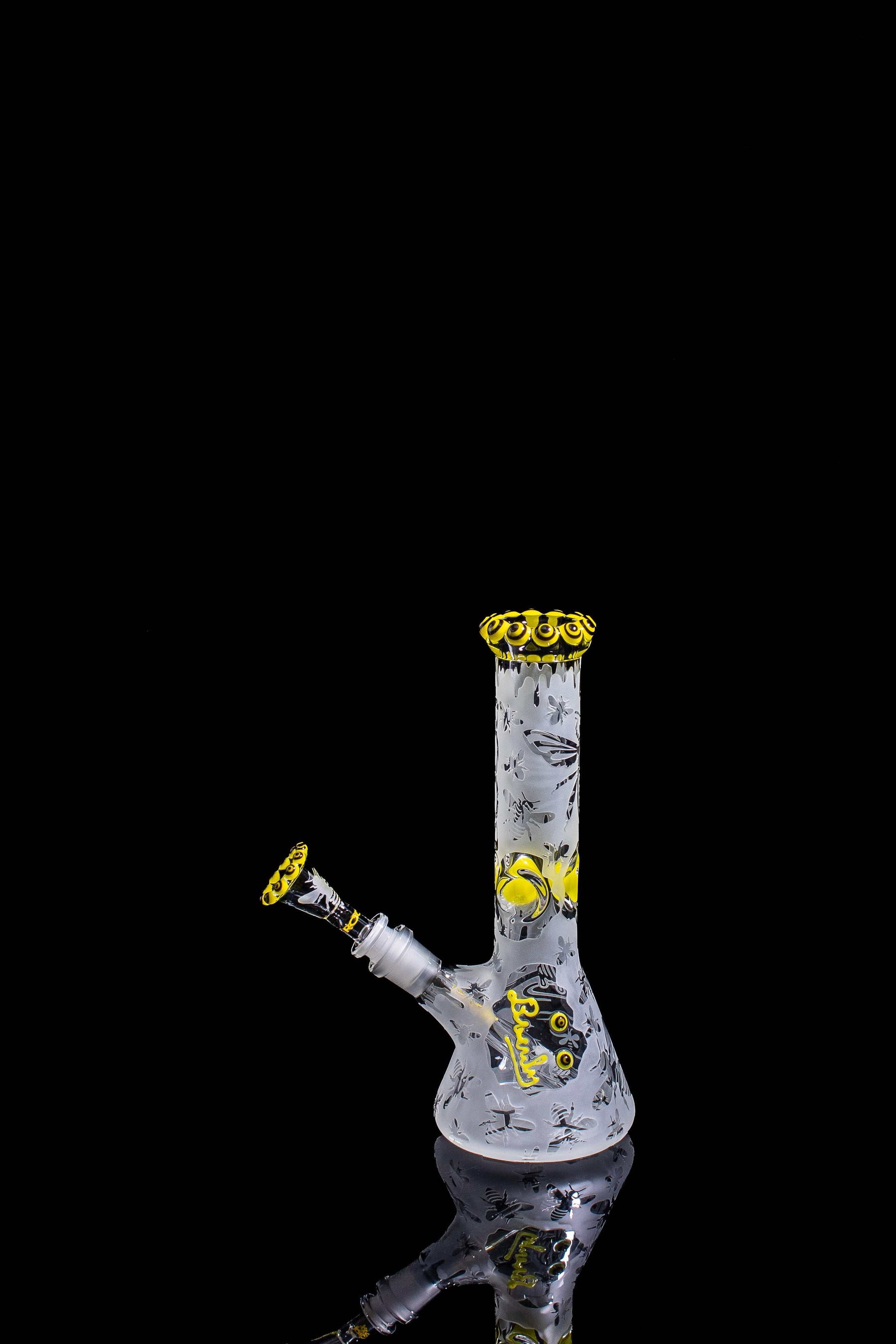 ROOR® Honey Bucket 10" Beaker with bee design, multi-layer crown, and honeycomb art, crafted from 40x7mm German Schott glass.