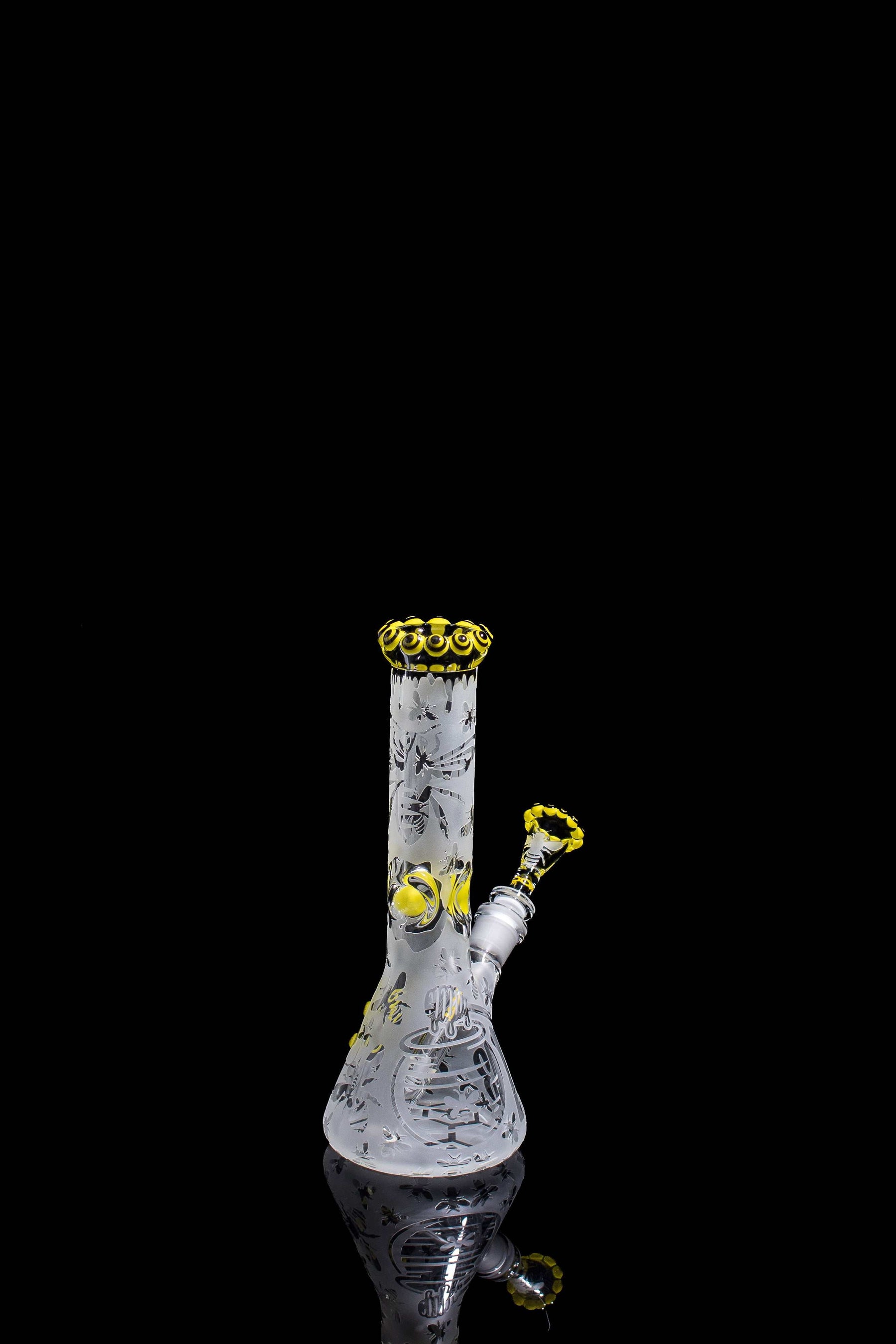 ROOR® Honey Bucket 10" Beaker with Triple Crown mouthpiece and honey bee design.