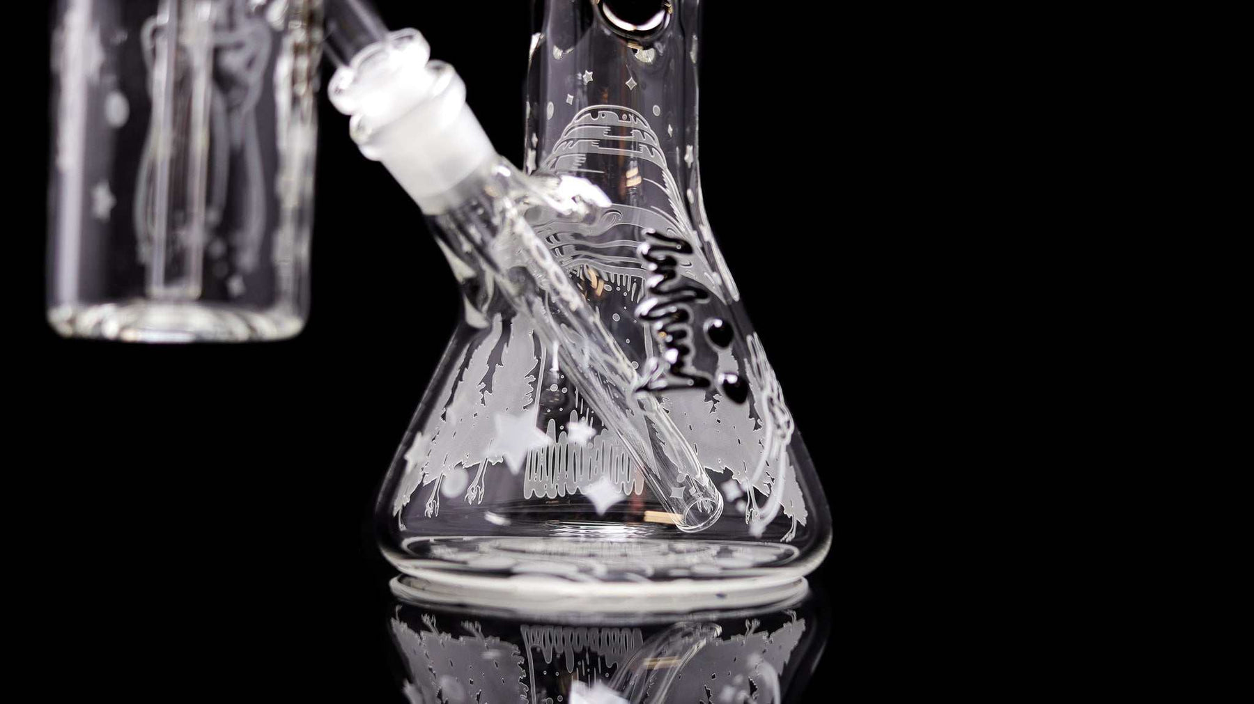 ROOR® 14” Alien O.G 45x5 beaker with matching sandblasted ashcatcher on black background