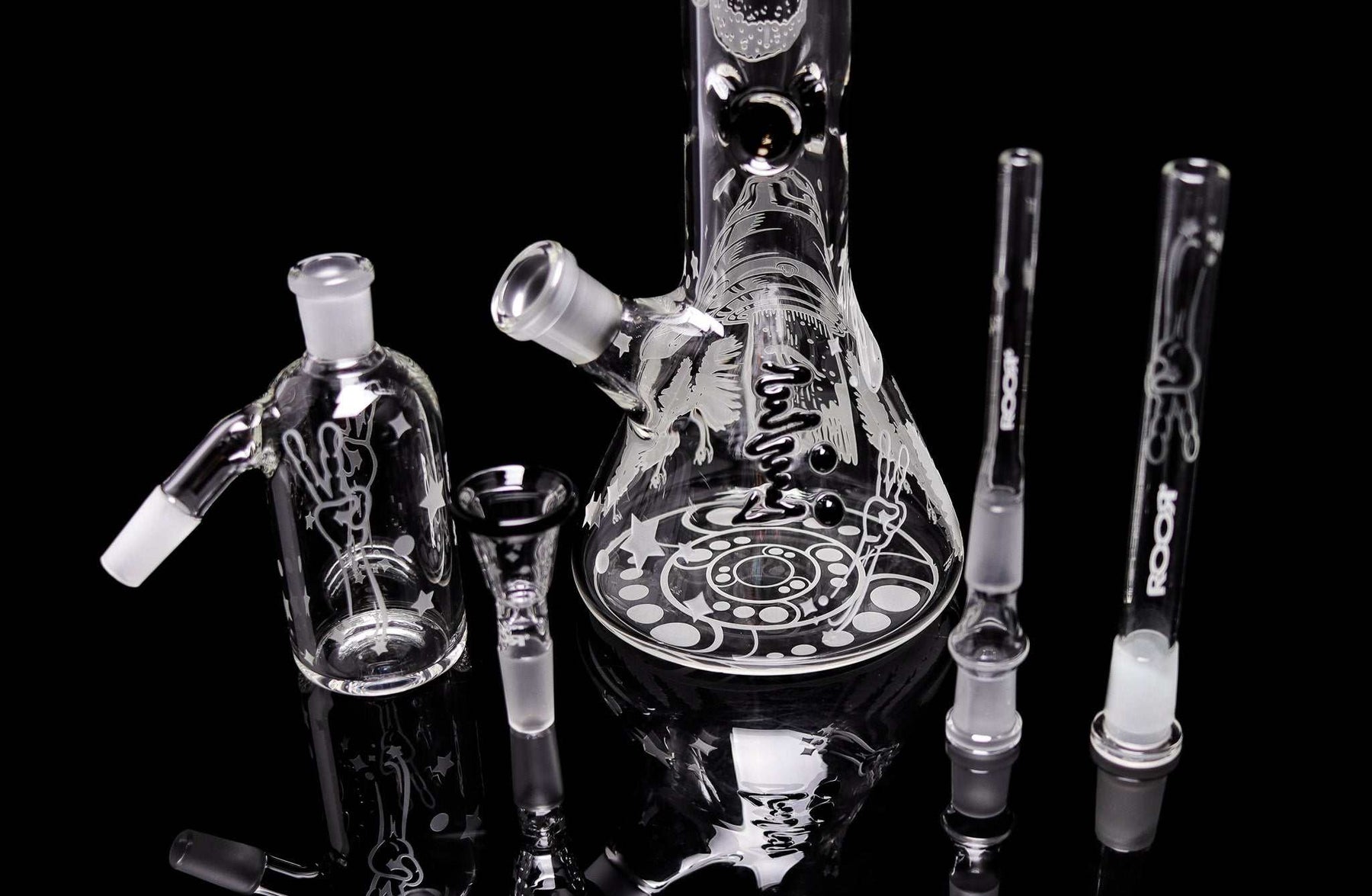 ROOR 14" Alien O.G beaker water pipe and matching ashcatcher with sandblasted glass and detailed engravings