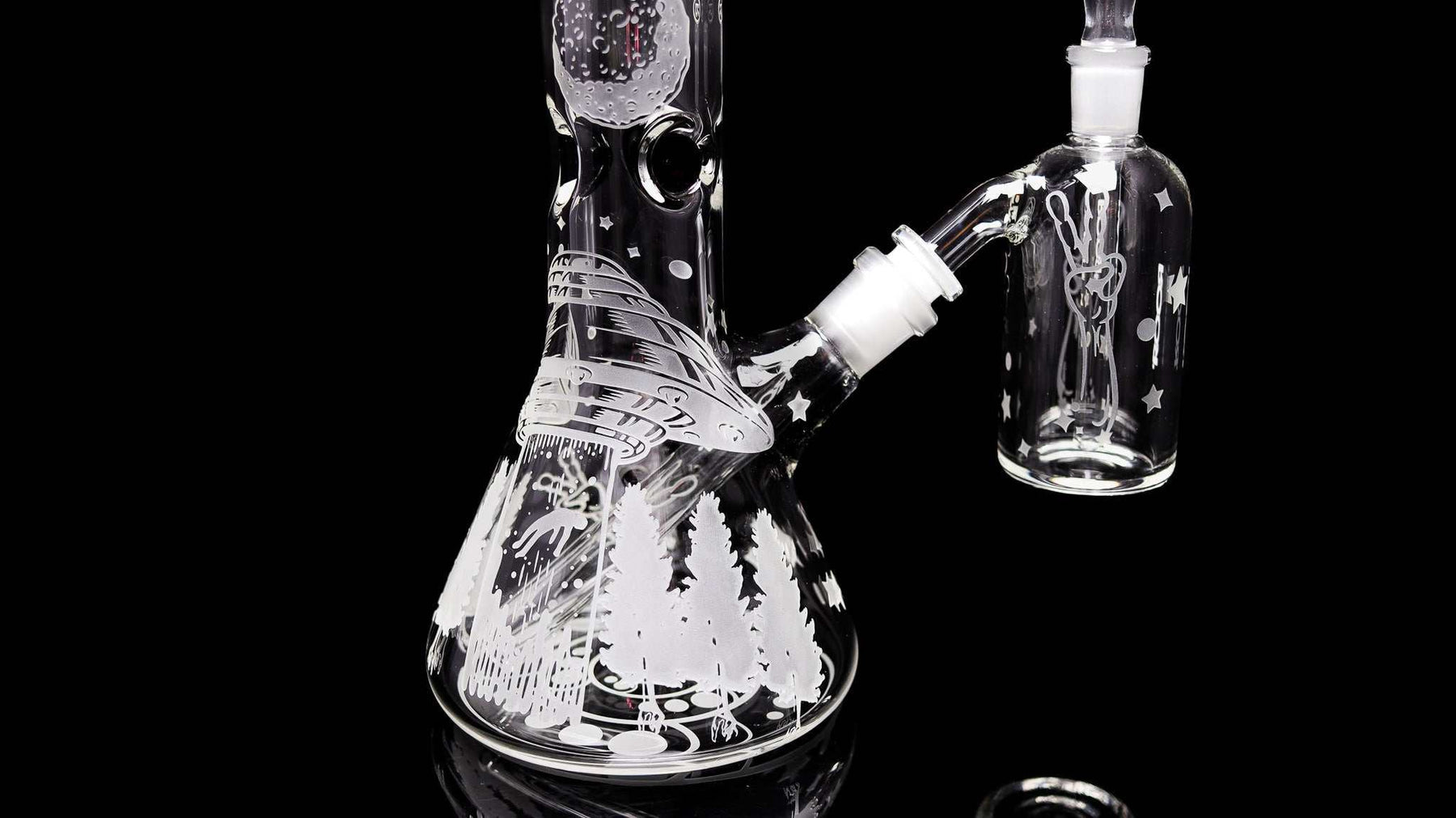 14” ROOR® Beaker 45x5 with matching Alien O.G sandblasted ashcatcher featuring custom etched alien and forest design