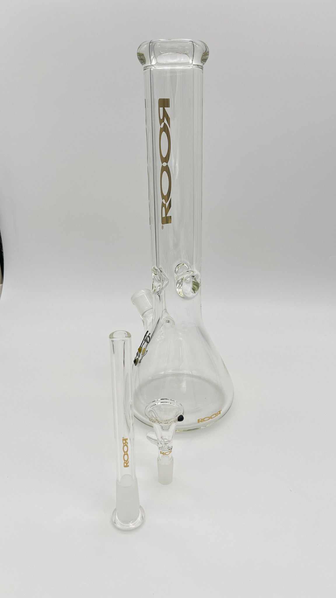 ROOR Classic 14-inch beaker bong with gold decal and matching accessories including downstem and funnel bowl