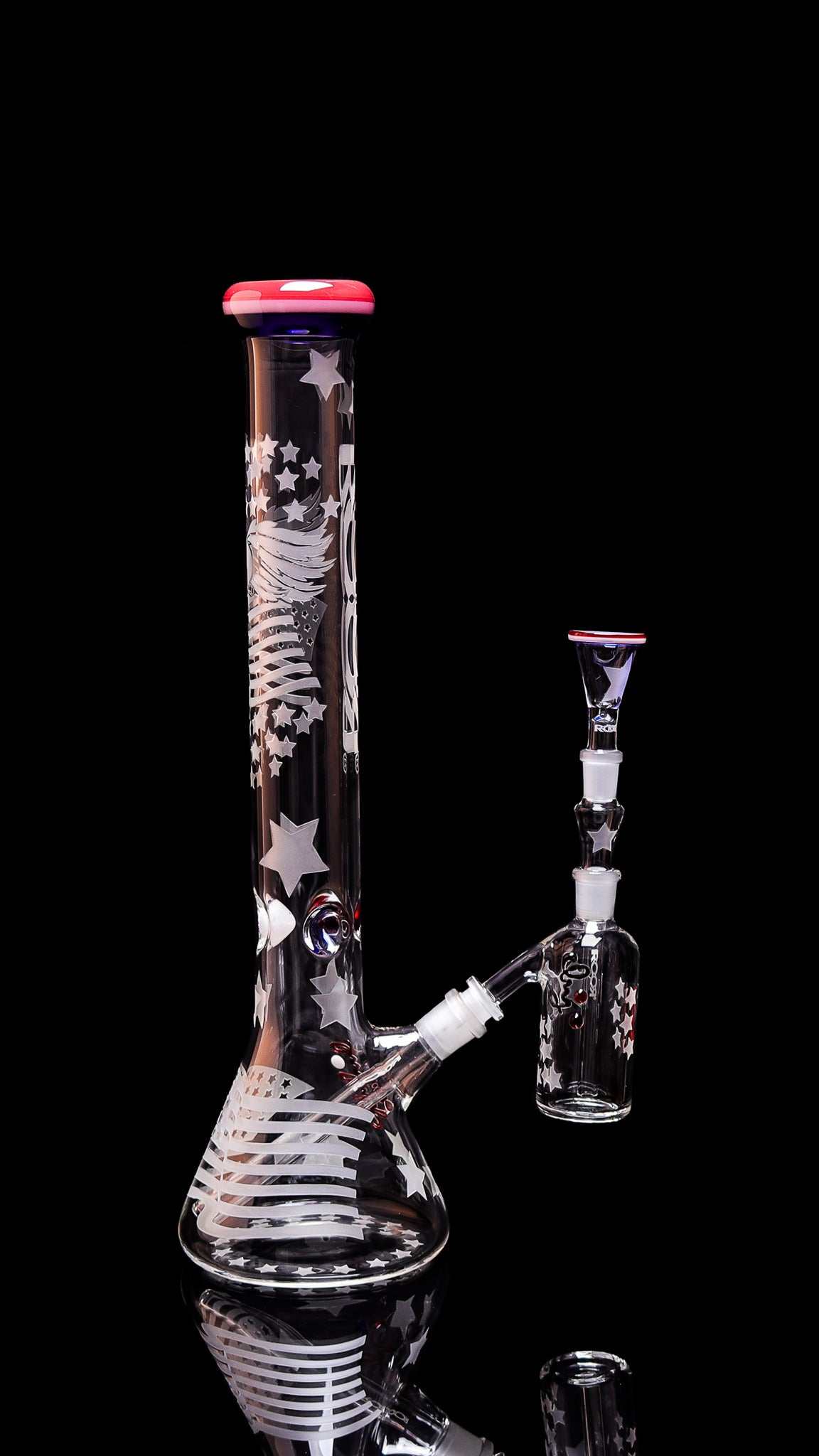ROOR® Strains Presidential 18” beaker bong with matching 14mm ashcatcher featuring sandblasted American flag design on clear glass