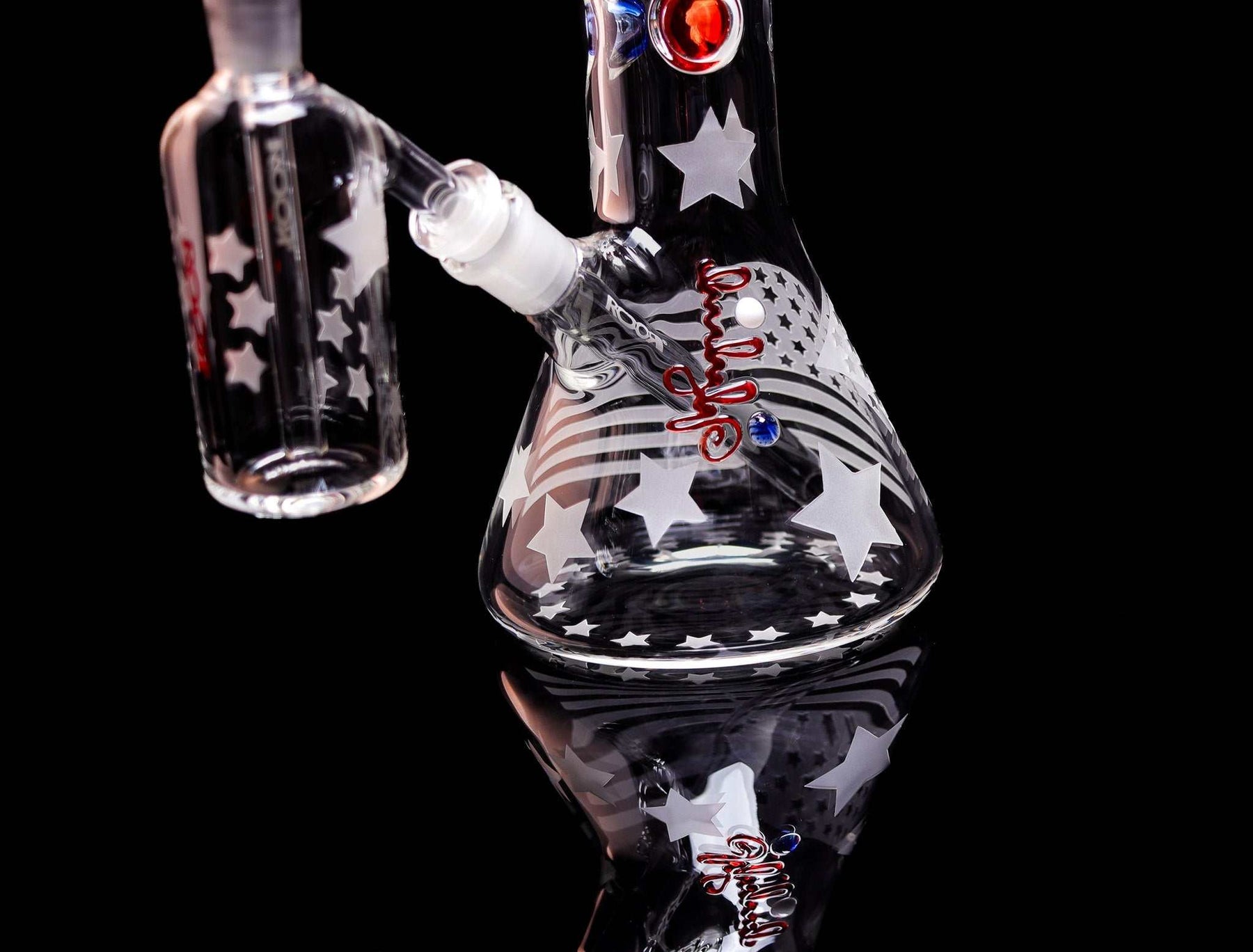 ROOR Strains Presidential 18-inch beaker bong and matching 14mm ashcatcher with sandblasted star and flag design on clear glass