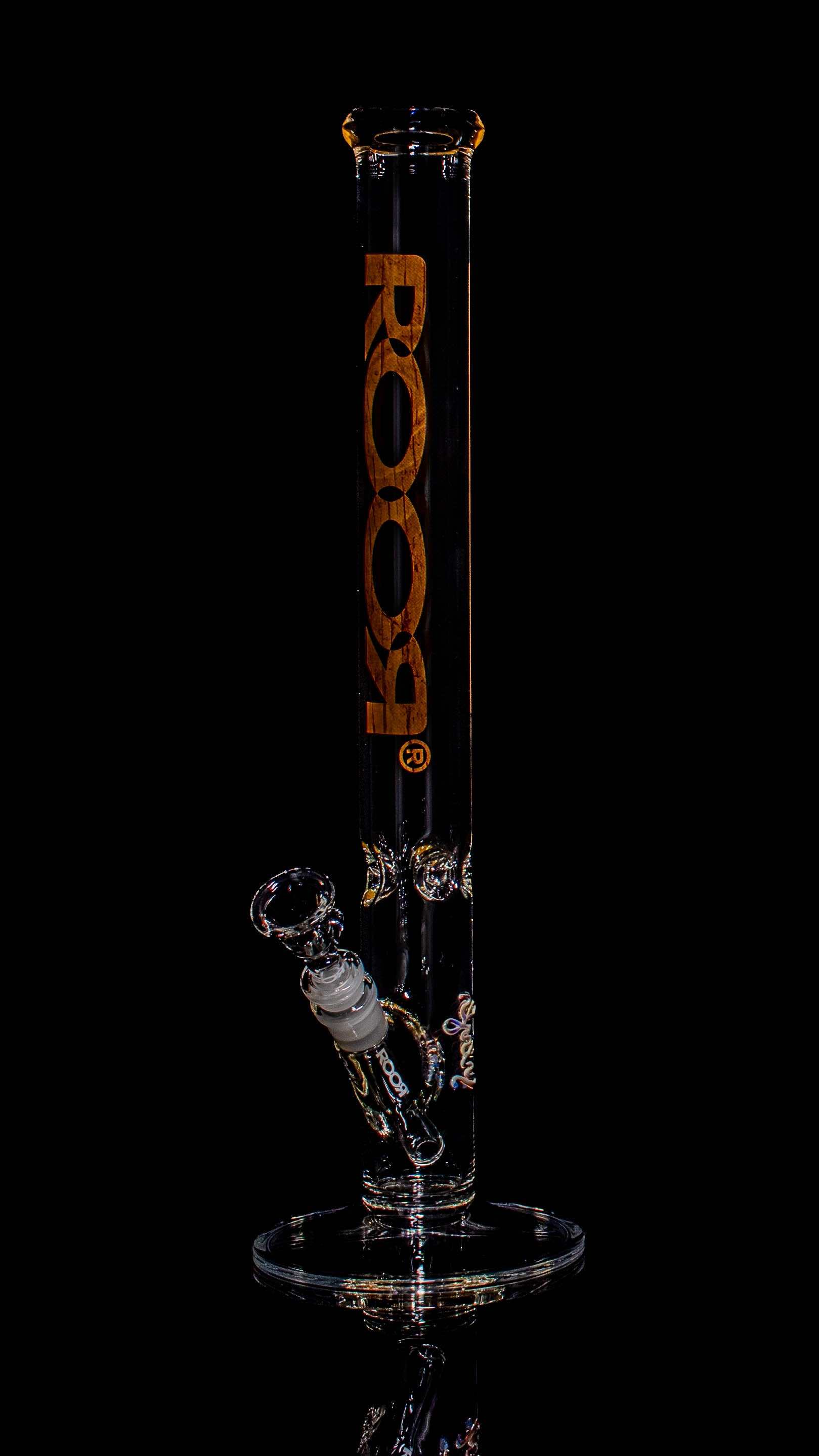 ROOR® Classic 14" Straight bong with woodgrain design, made from German Schott glass.