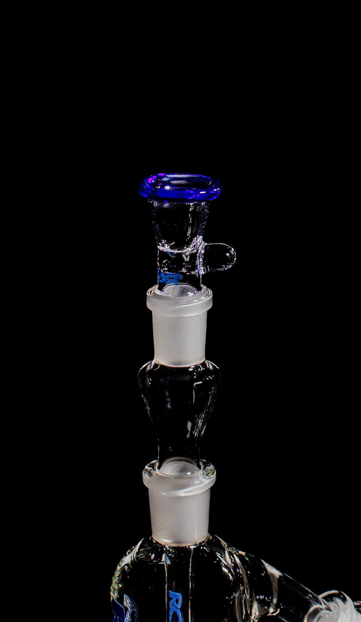 Classic ROOR® ash catcher with 14.5mm joint and blue accents, featuring durable German Duran Schott Glass, 45° arm, and blue decal.