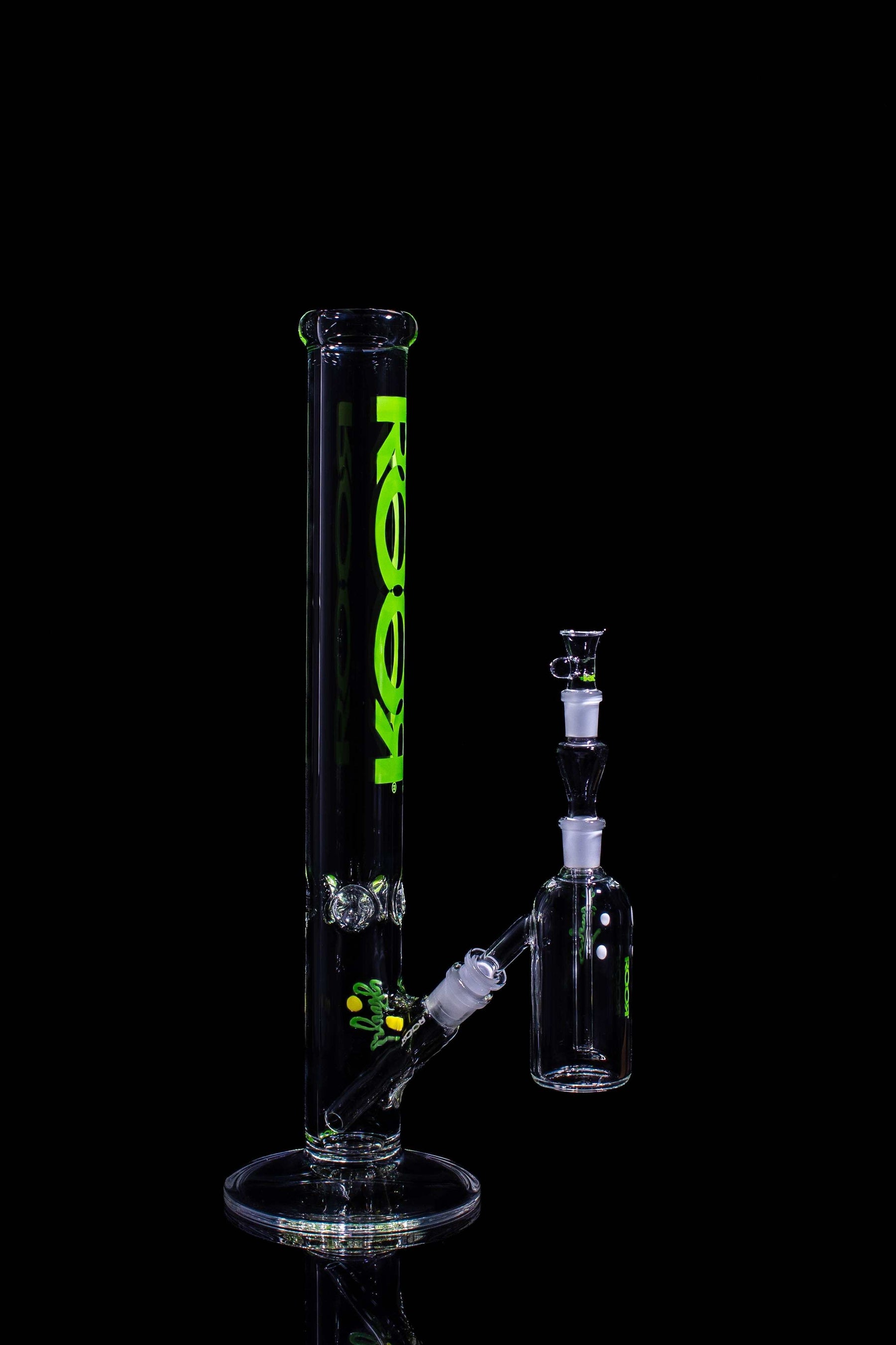 Exclusive ROOR 18” straight glass bong with green label and matching ashcatcher 14mm 45-degree angle