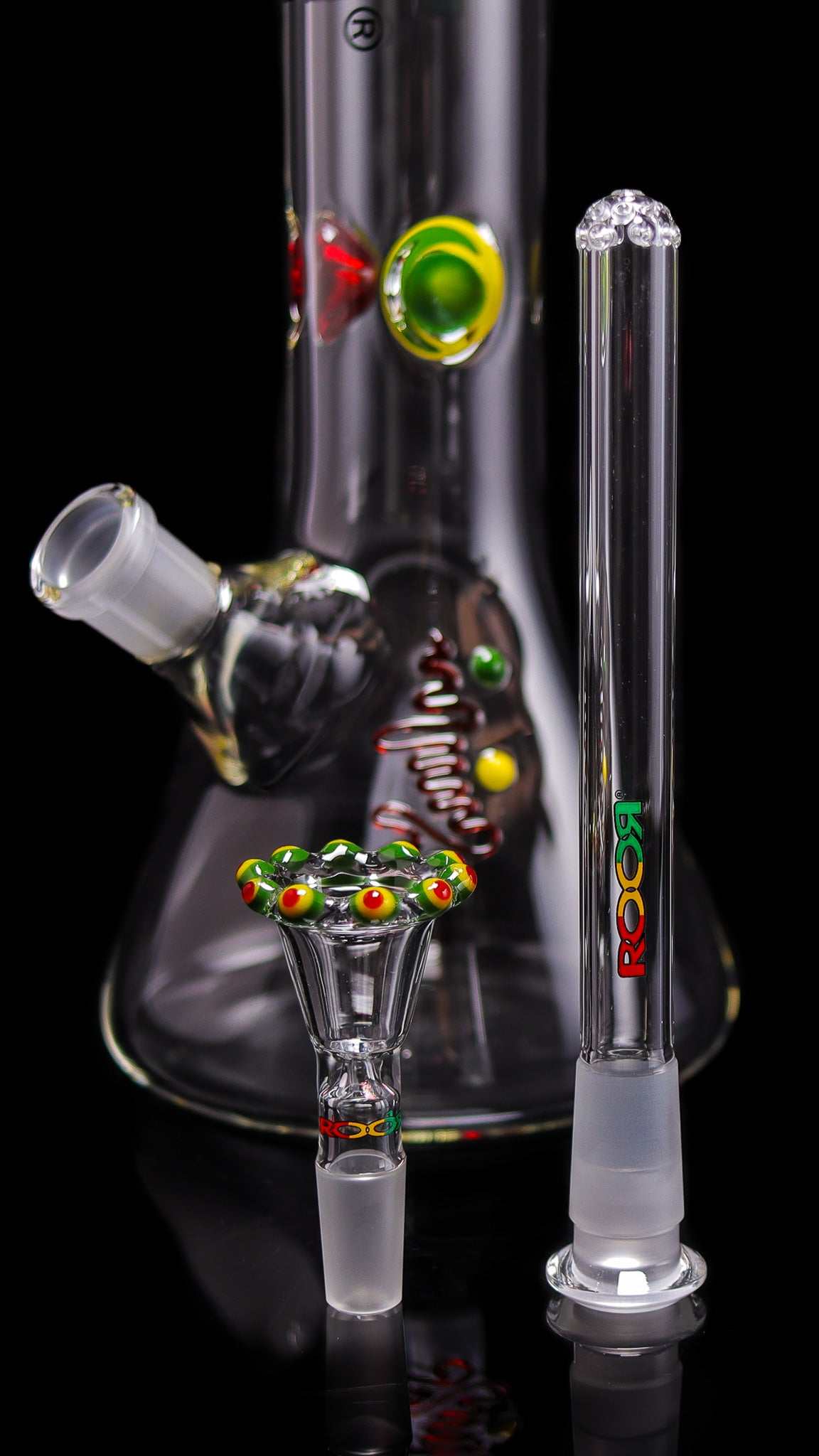 ROOR® Classic 18" Beaker with Triple Crown RASTA design and accessories, made from 50x5mm German Schott glass.