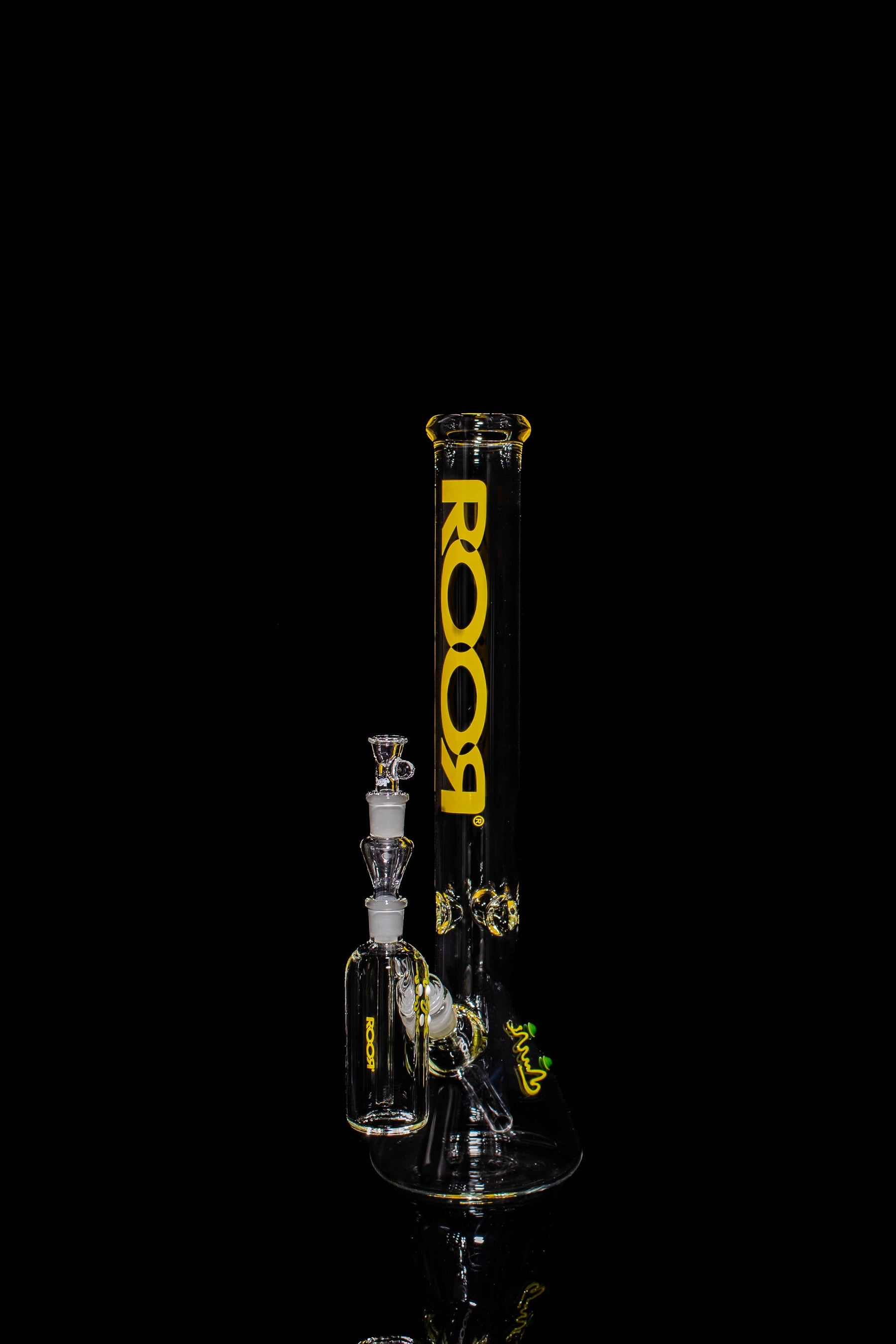 ROOR Collectors Bundle Set with 18” Beaker and Ashcatcher, Yellow Label