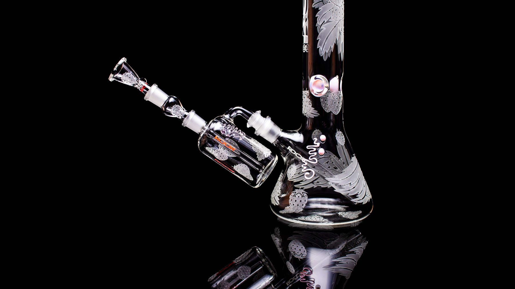 ROOR® Custom Strawberry Dream 14.5mm ash-catcher with sandblasted glass and 90° angle arm