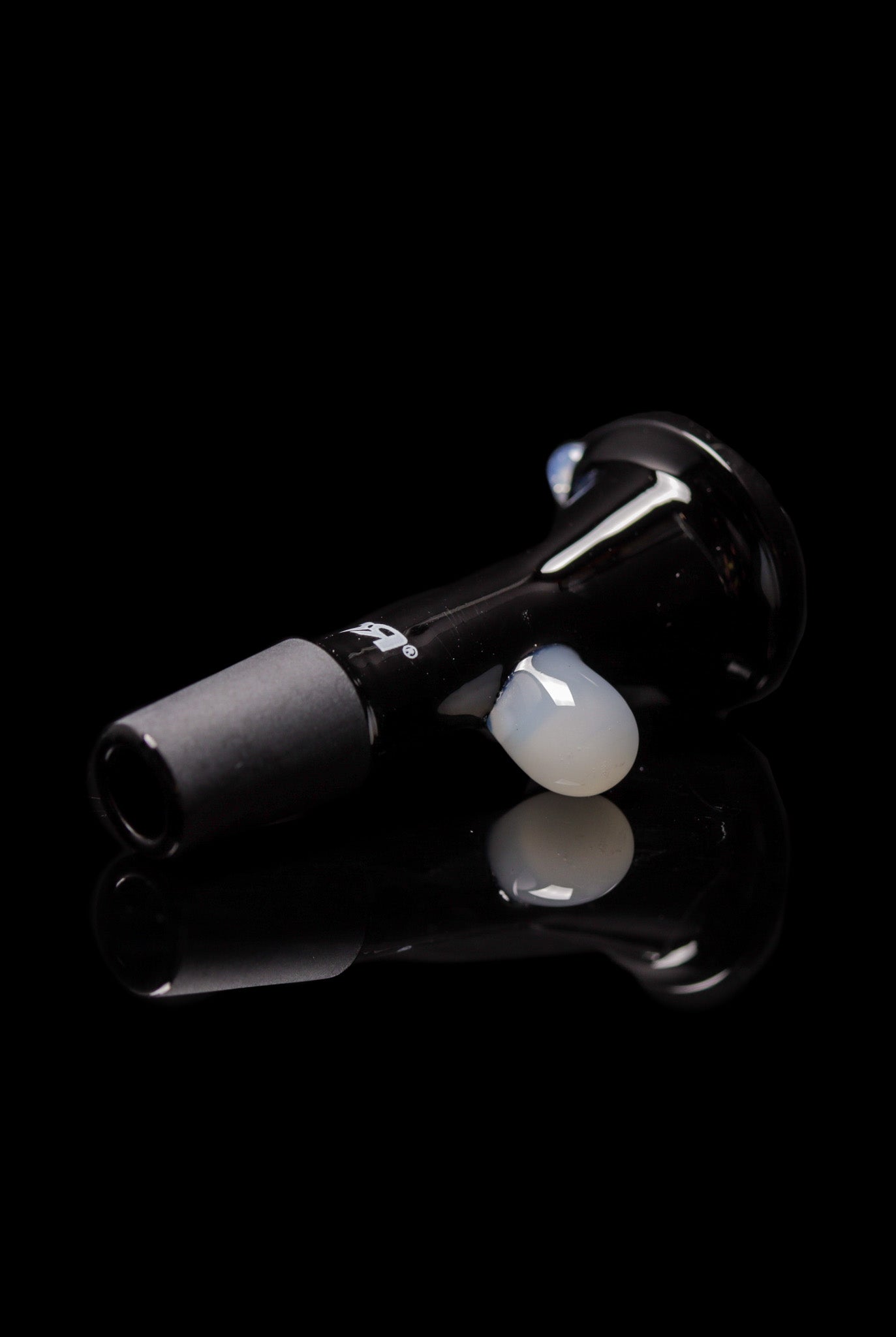 ROOR® 14mm black funnel bowl with round handle style on black background.