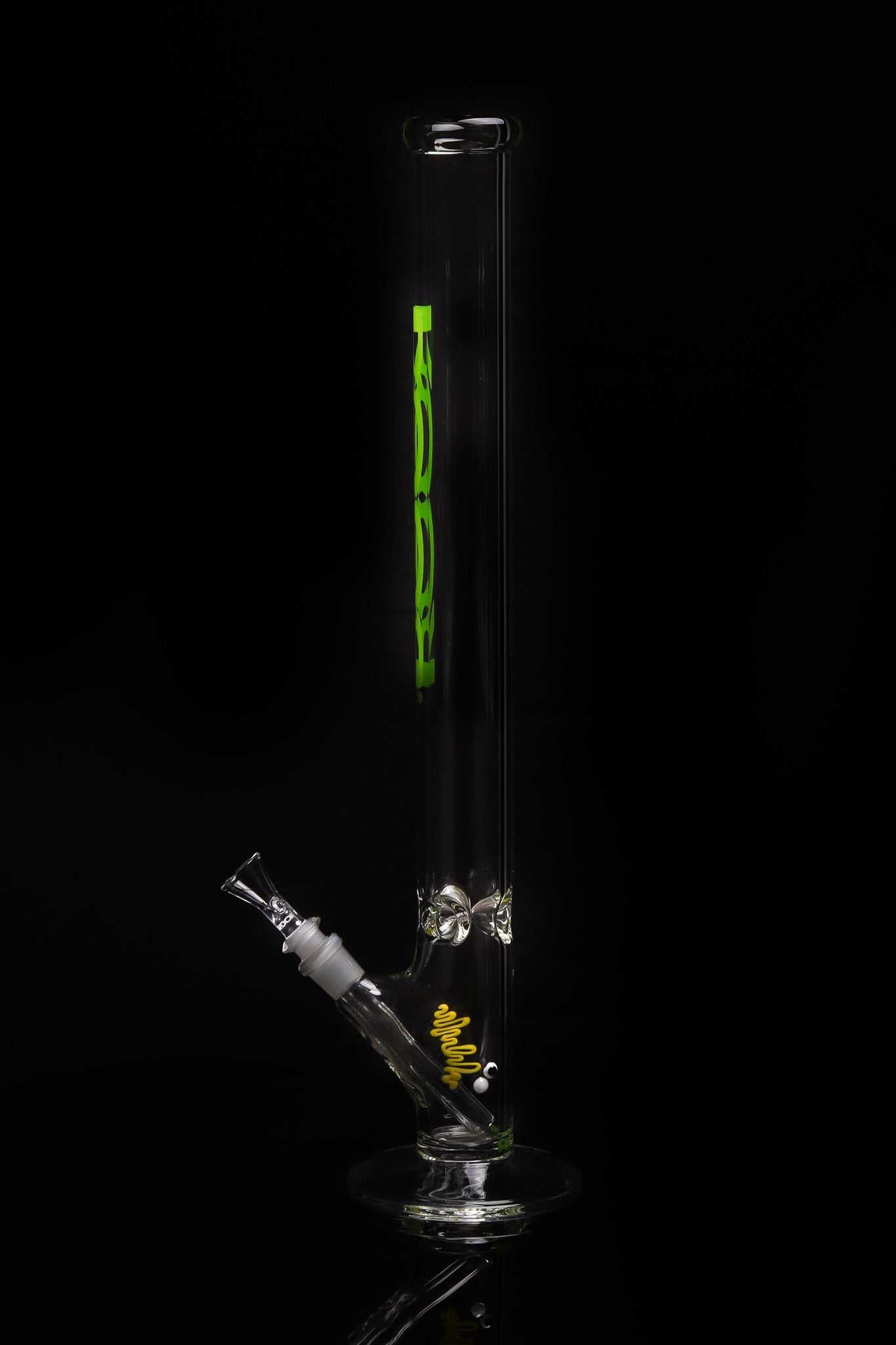 ROOR® Classic 22" Straight 50x5mm green glass bong with logo and detachable bowl on black background