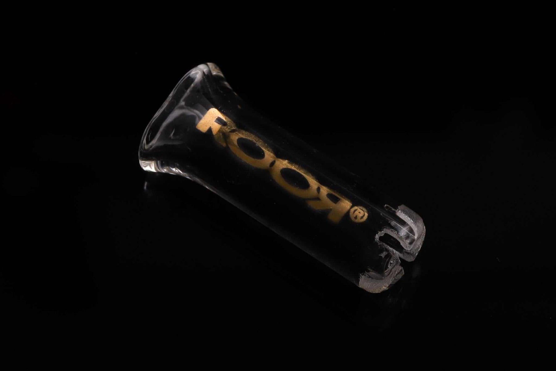 ROOR Plus Tip 8mm Single, hand-made with German Duran Schott Glass, black background.