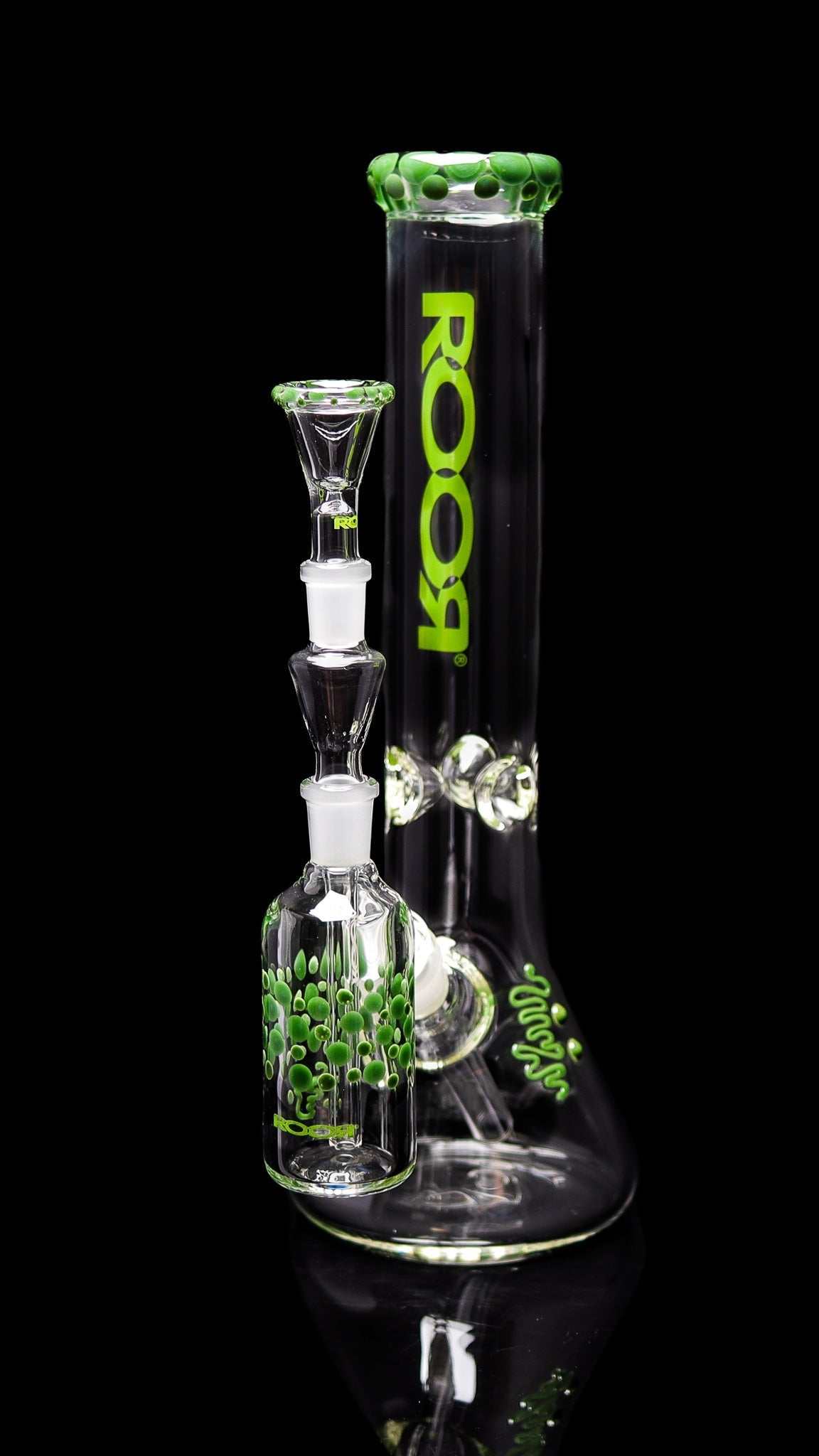 ROOR® Classic 14" Beaker with Green Pearl Dot mouthpiece and matching bowl, showcasing premium German Schott glass.