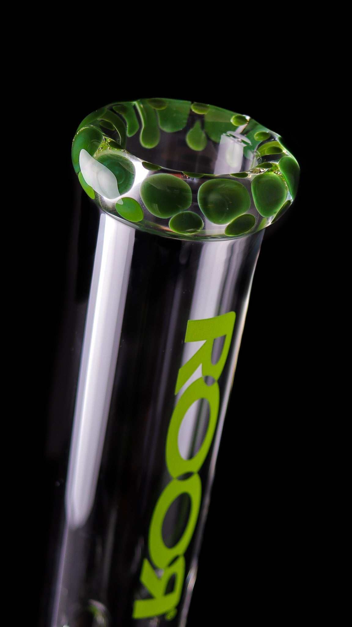 ROOR® Classic 14" Beaker with Green Pearl Dot mouthpiece and decal.