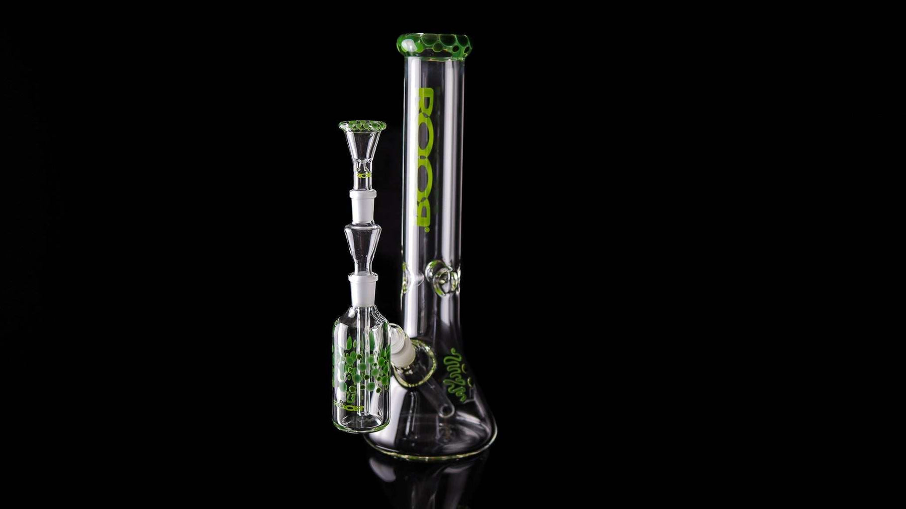 ROOR® Classic 14" Beaker with Green Pearl Dot detailing and ice pinches.