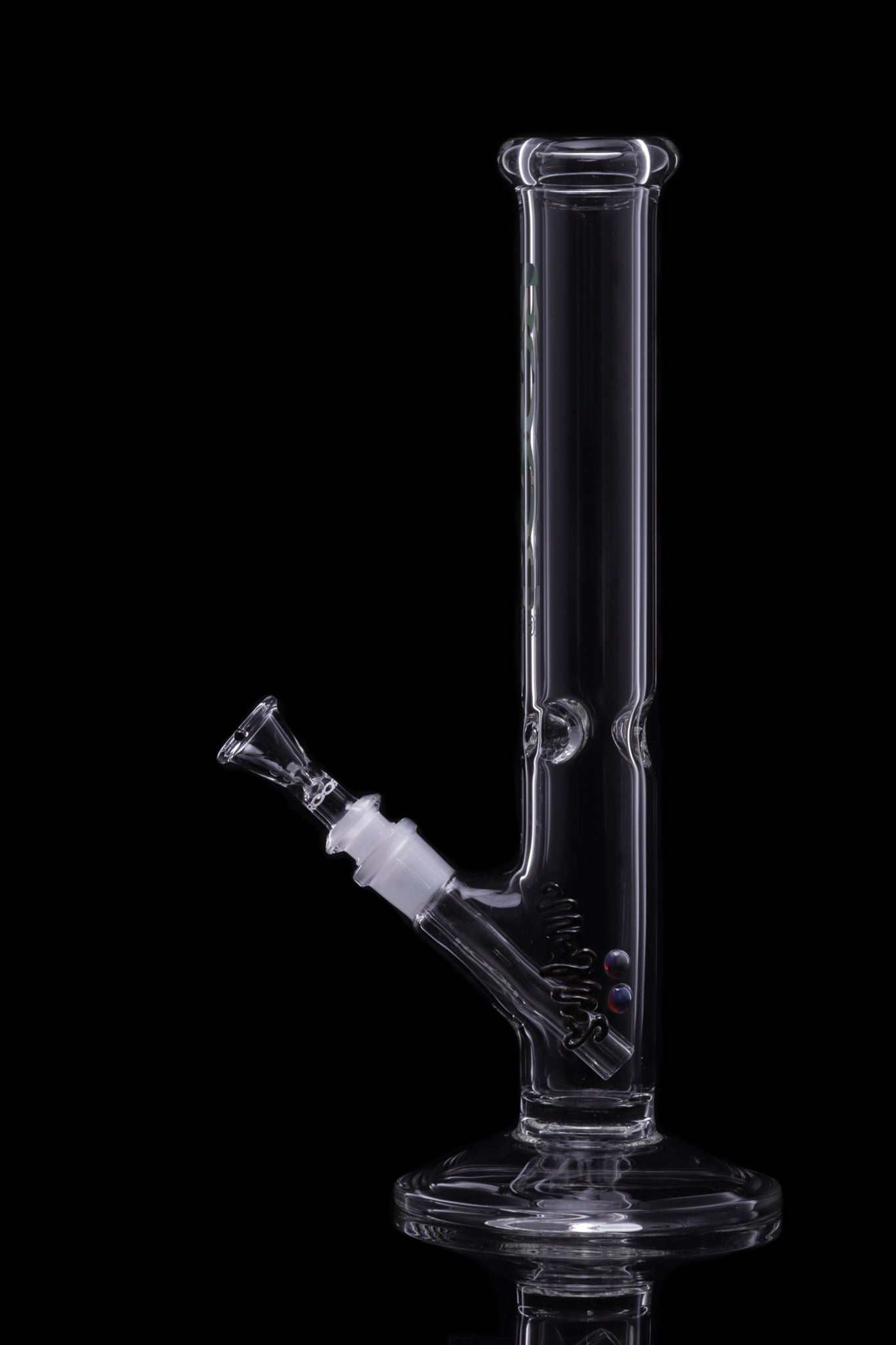 ROOR Classic 14-inch Straight 45x5mm clear glass bong with camo decal on black background