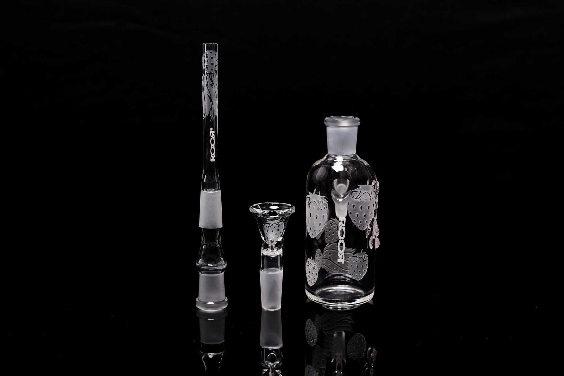 ROOR® Custom Strawberry Dream ash catcher set with sandblasted glass design and 14.5mm joints.