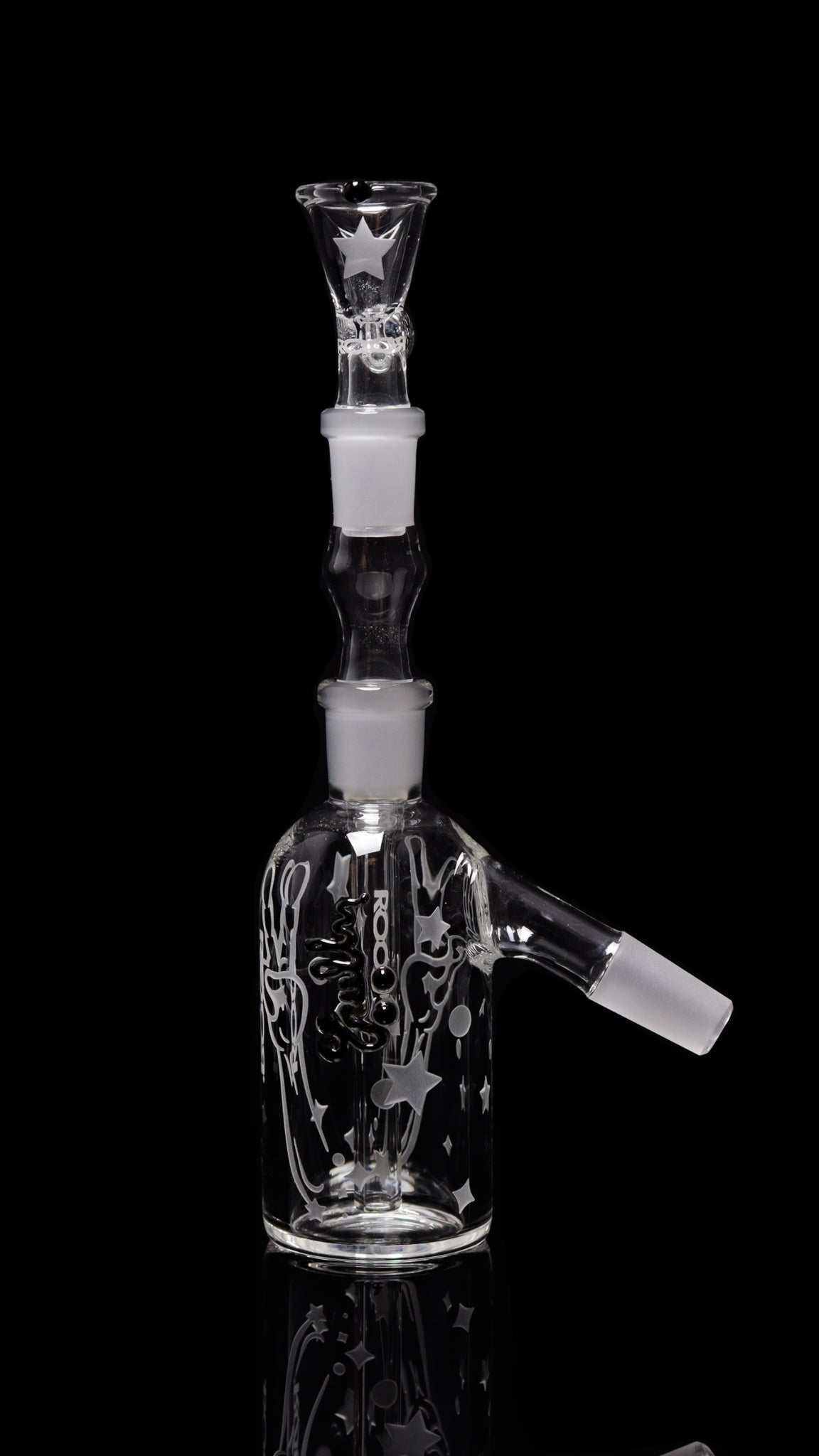 ROOR® Custom Alien OG ash catcher with sandblasted glass design, 14.5mm joint, and elegant shape.